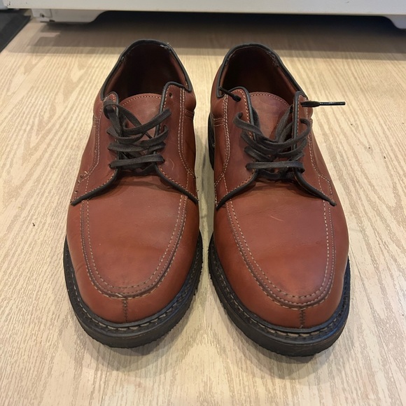 Allen Edmonds Wilber Comfort Shoe men’s brown handcrafted leather derby shoe. 10 - Picture 2 of 8